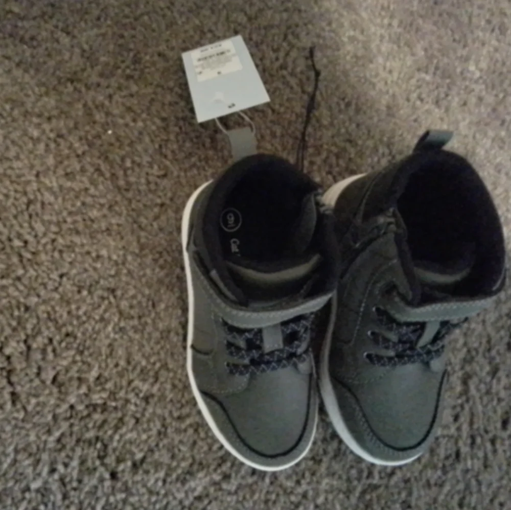 Toddler Boys Cat and Jack boots NWT